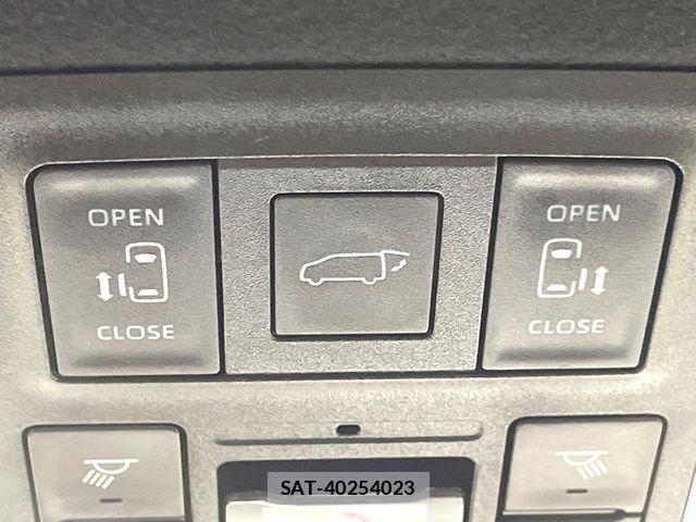 Toyota VOXY HYBRID 2025-04 6791749-3