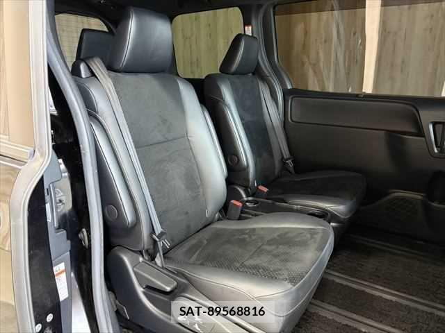 Toyota VOXY HYBRID 2021-06 6791782-9