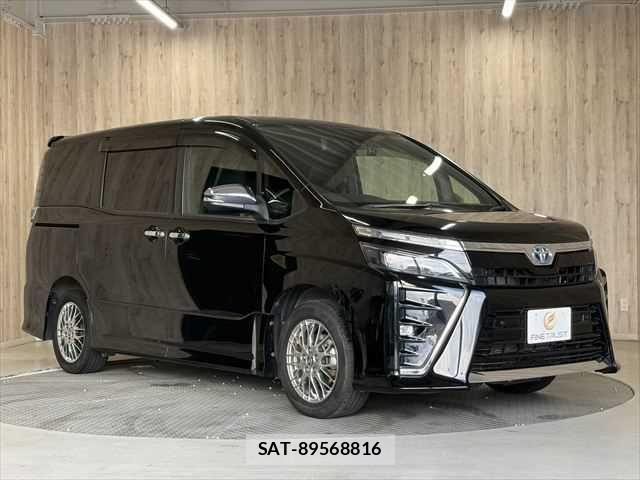 Toyota VOXY HYBRID 2021-06 6791782-16