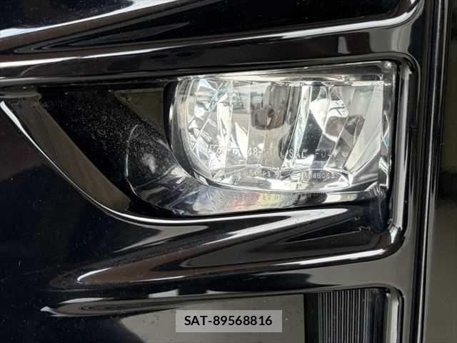Toyota VOXY HYBRID 2021-06 6791782-25