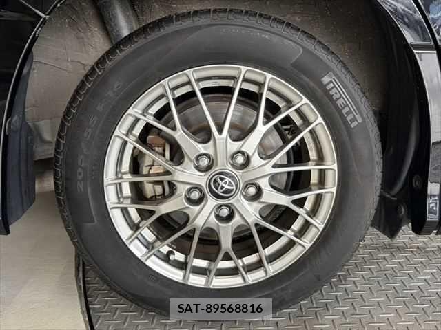 Toyota VOXY HYBRID 2021-06 6791782-28