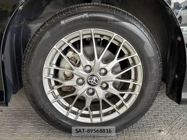 Toyota VOXY HYBRID 2021-06 6791782-29