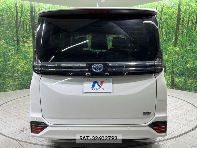 Toyota VOXY HYBRID 2023-02 6791752-15