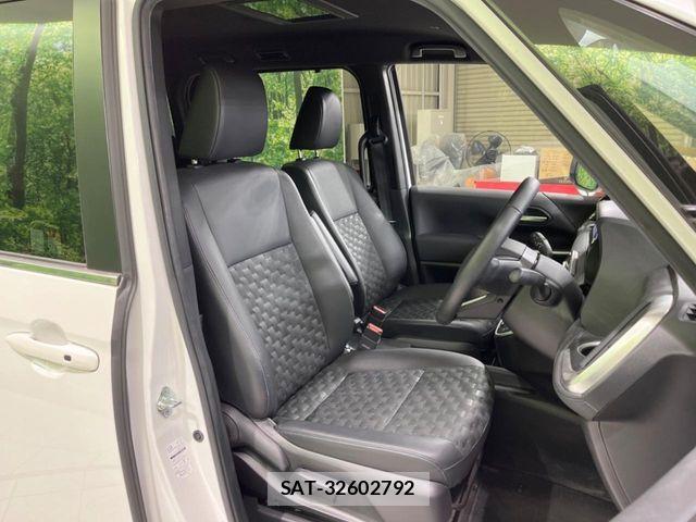 Toyota VOXY HYBRID 2023-02 6791752-8