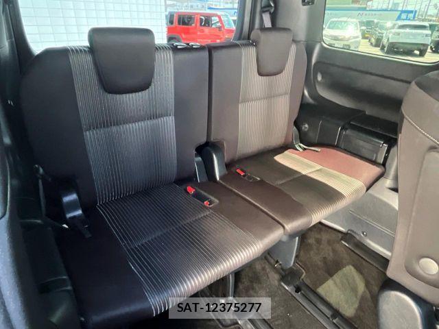 Toyota VOXY HYBRID 2020-03 6791786-10