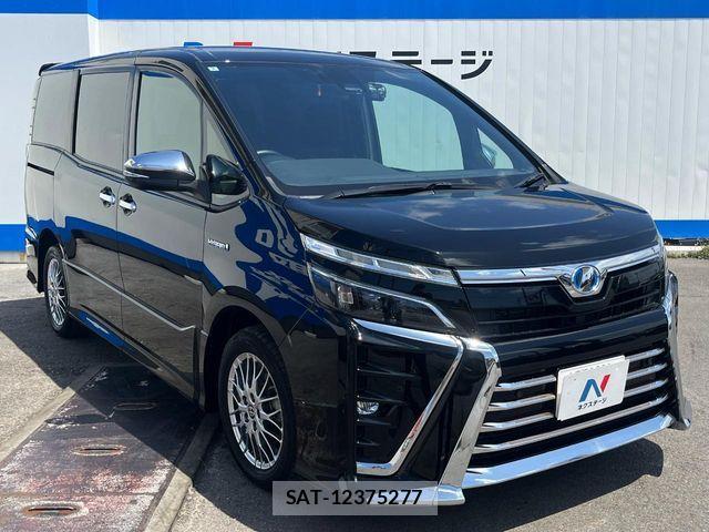 Toyota VOXY HYBRID 2020-03 6791786-17