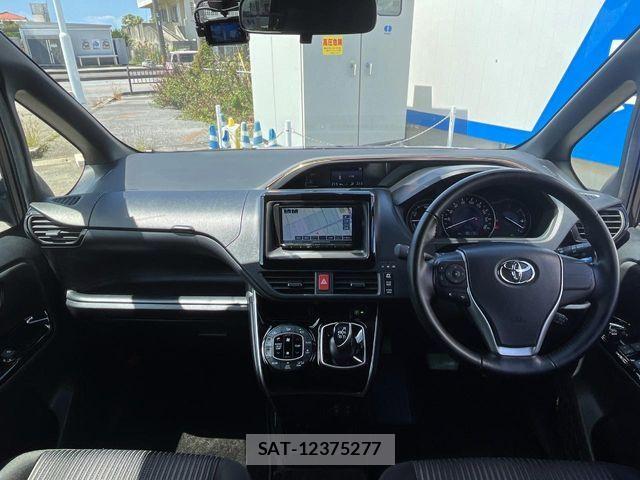 Toyota VOXY HYBRID 2020-03 6791786-1