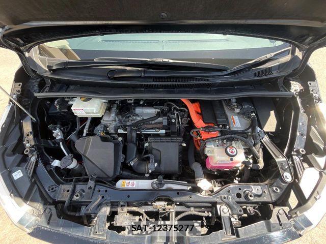 Toyota VOXY HYBRID 2020-03 6791786-19
