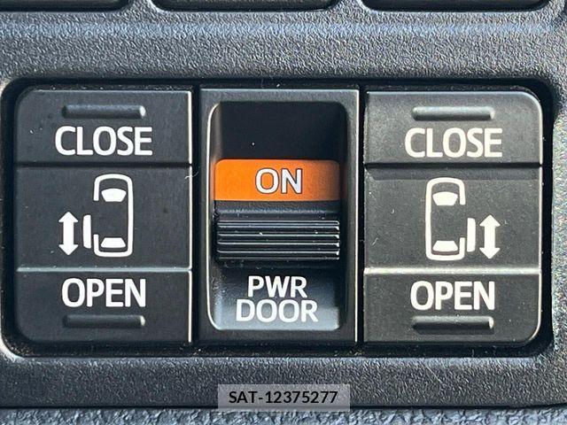 Toyota VOXY HYBRID 2020-03 6791786-7