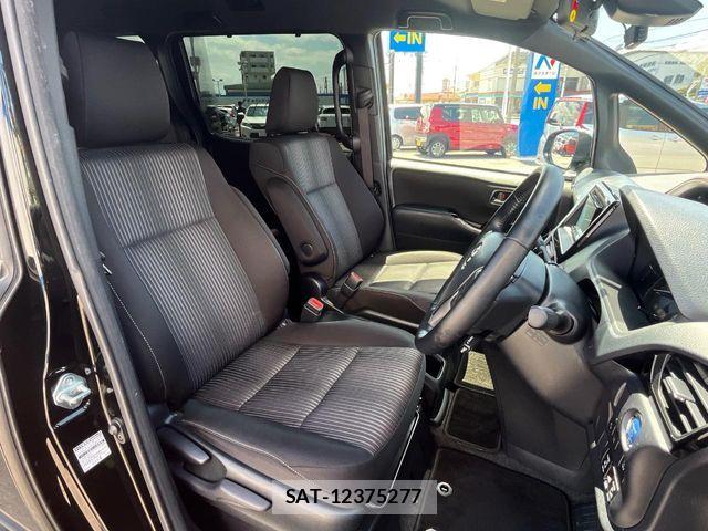 Toyota VOXY HYBRID 2020-03 6791786-8