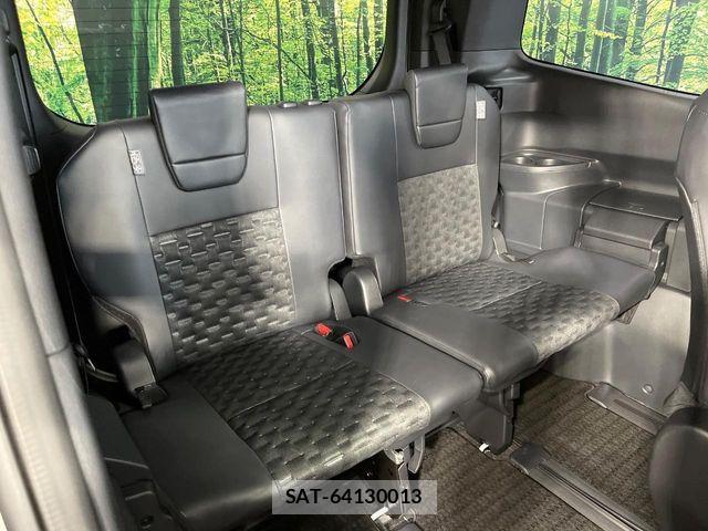 Toyota VOXY HYBRID 2023-06 6791763-9