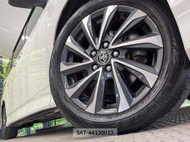 Toyota VOXY HYBRID 2023-06 6791763-13