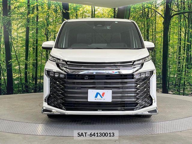 Toyota VOXY HYBRID 2023-06 6791763-14