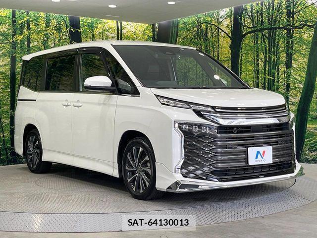 Toyota VOXY HYBRID 2023-06 6791763-16