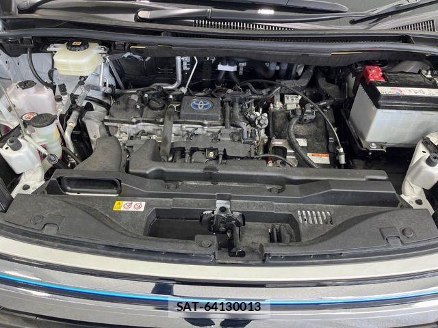 Toyota VOXY HYBRID 2023-06 6791763-18