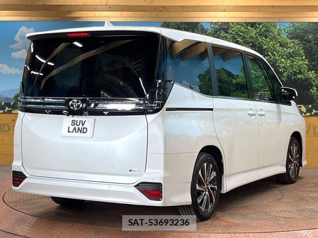 Toyota VOXY HYBRID 2026-04 6817966-16