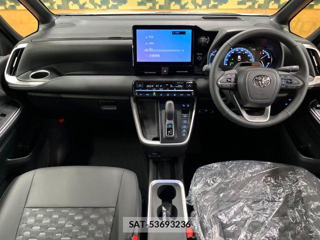 Toyota VOXY HYBRID 2026-04 6817966-1