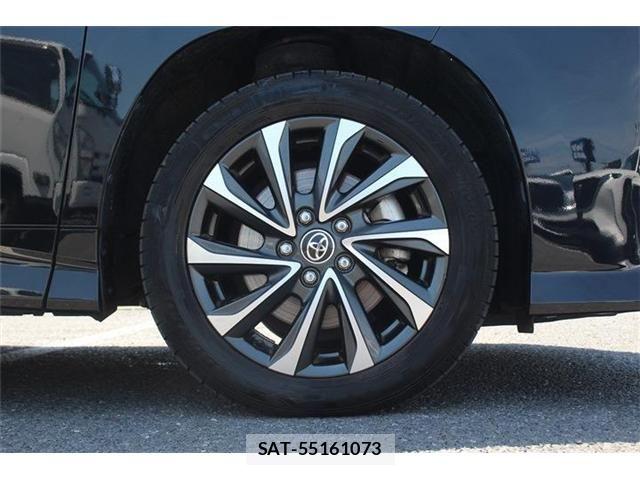 Toyota VOXY HYBRID 2023-06 6817997-12