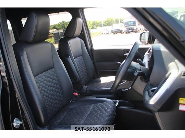 Toyota VOXY HYBRID 2023-06 6817997-19