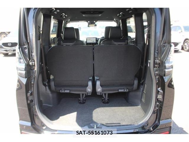 Toyota VOXY HYBRID 2023-06 6817997-26