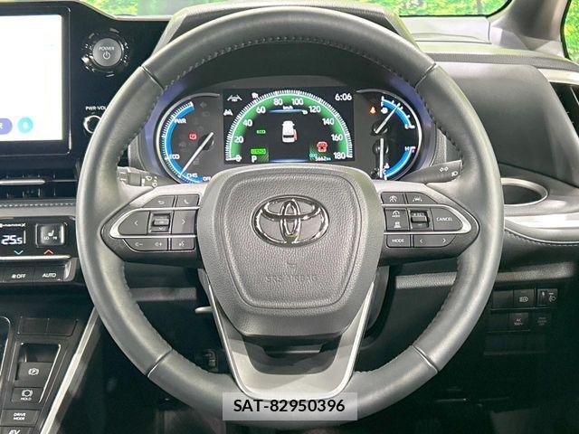 Toyota VOXY HYBRID 2024-03 6817970-11