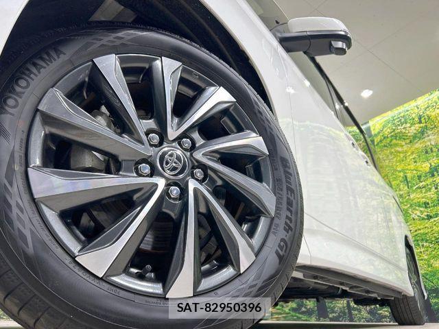 Toyota VOXY HYBRID 2024-03 6817970-13