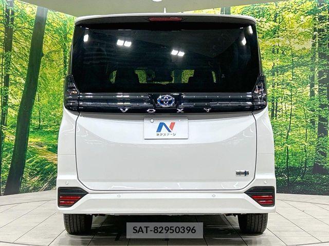 Toyota VOXY HYBRID 2024-03 6817970-15