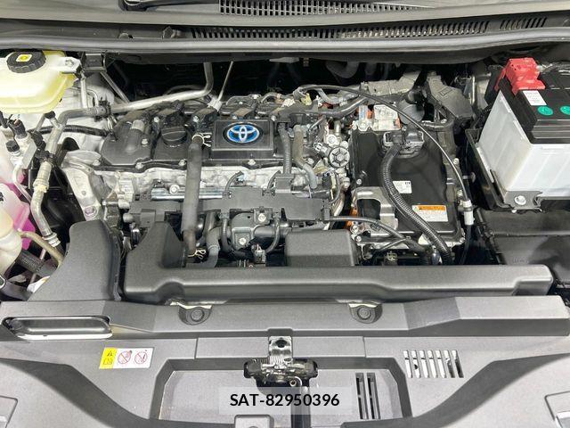Toyota VOXY HYBRID 2024-03 6817970-17