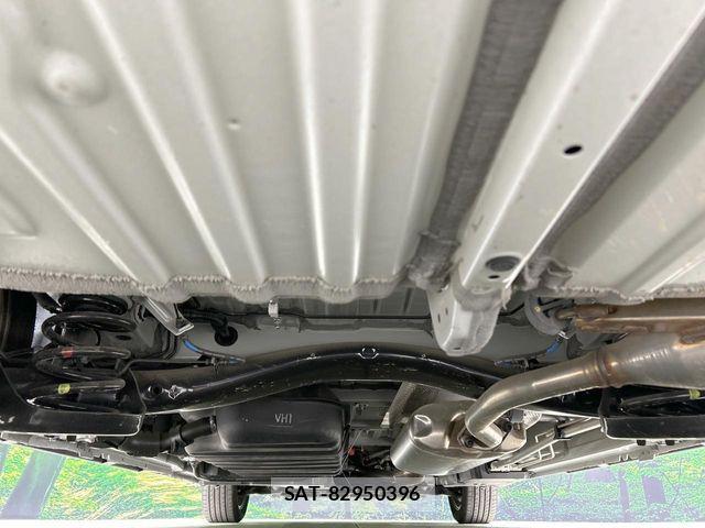 Toyota VOXY HYBRID 2024-03 6817970-18