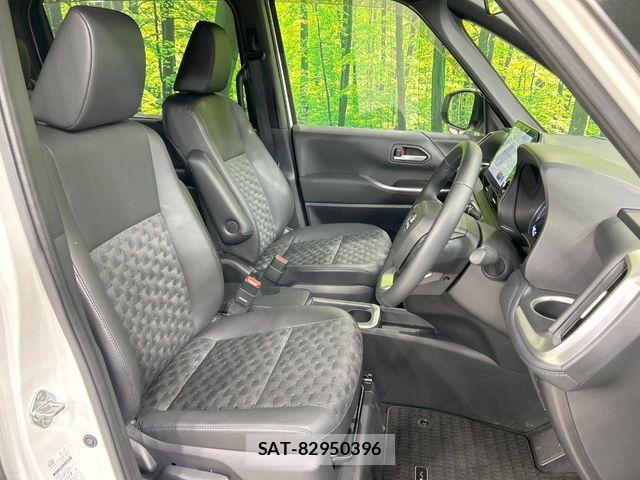 Toyota VOXY HYBRID 2024-03 6817970-7