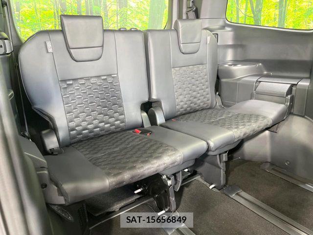 Toyota VOXY HYBRID 2025-09 6817971-9