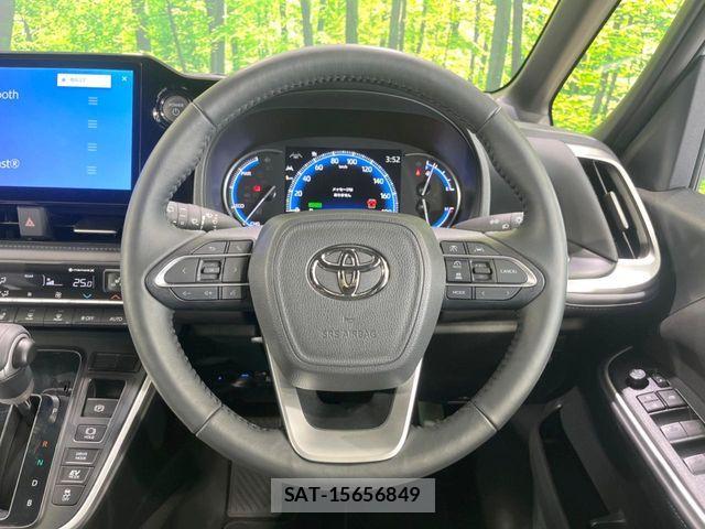 Toyota VOXY HYBRID 2025-09 6817971-11