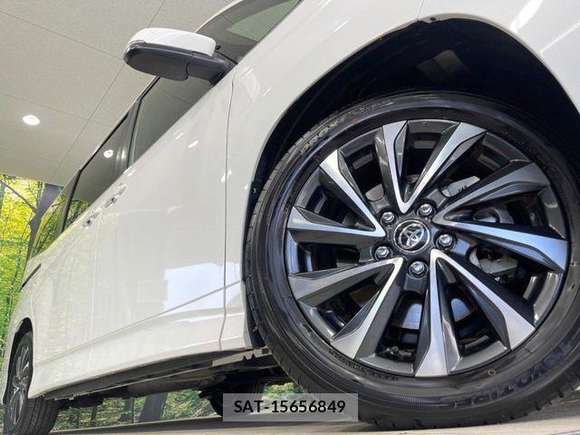 Toyota VOXY HYBRID 2025-09 6817971-13