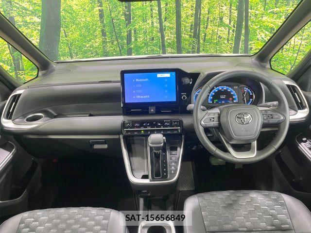 Toyota VOXY HYBRID 2025-09 6817971-1