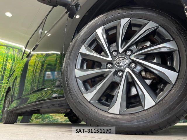 Toyota VOXY HYBRID 2023-08 6817980-13