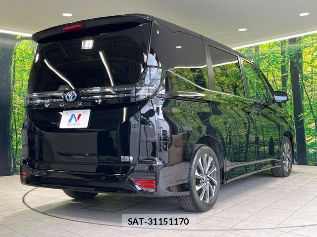 Toyota VOXY HYBRID 2023-08 6817980-16
