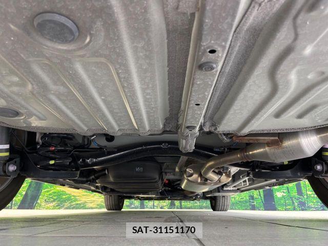 Toyota VOXY HYBRID 2023-08 6817980-18