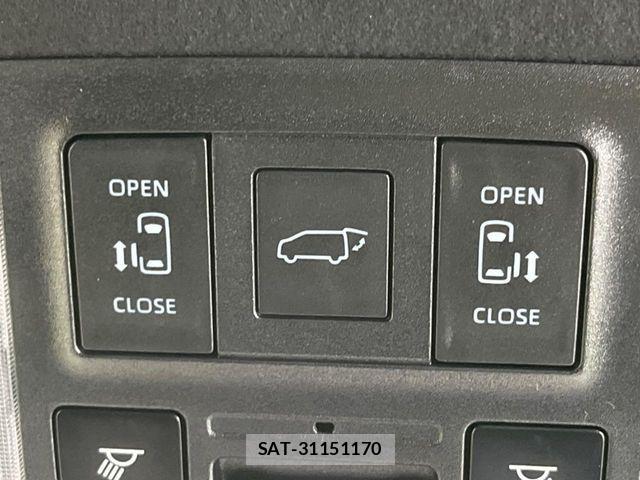 Toyota VOXY HYBRID 2023-08 6817980-3
