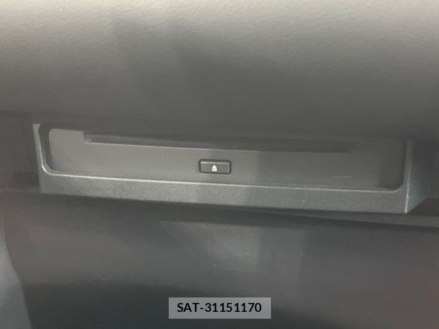 Toyota VOXY HYBRID 2023-08 6817980-5