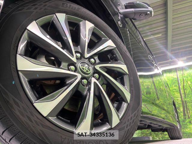Toyota VOXY HYBRID 2023-09 6817979-12