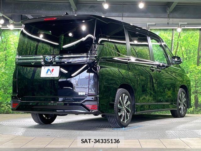Toyota VOXY HYBRID 2023-09 6817979-16