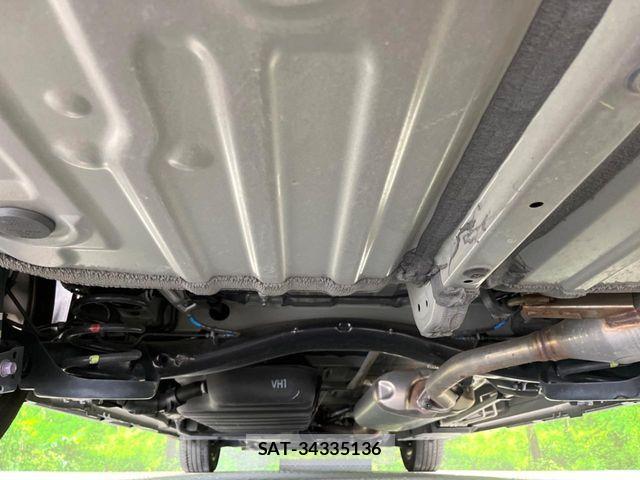 Toyota VOXY HYBRID 2023-09 6817979-18