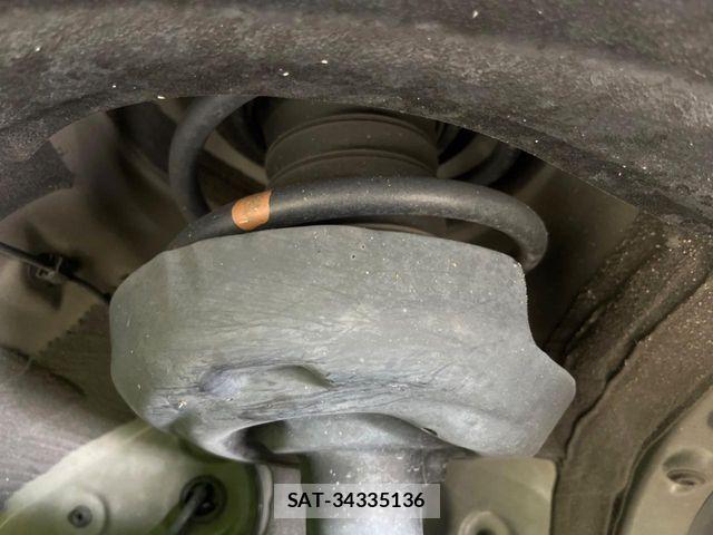 Toyota VOXY HYBRID 2023-09 6817979-19