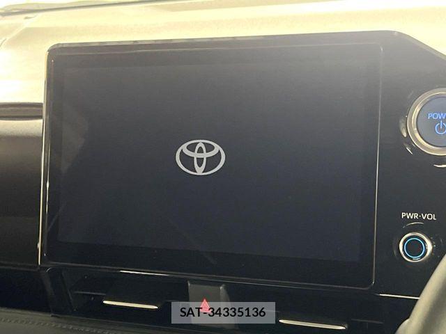 Toyota VOXY HYBRID 2023-09 6817979-2