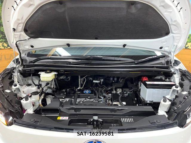 Toyota VOXY HYBRID 2023-09 6817972-17