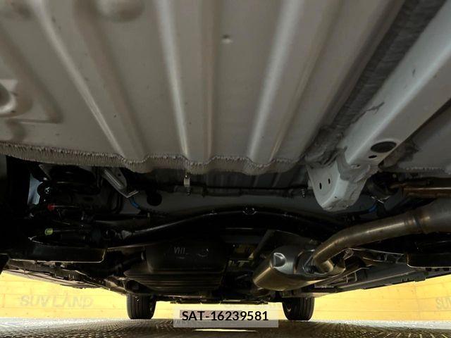 Toyota VOXY HYBRID 2023-09 6817972-18