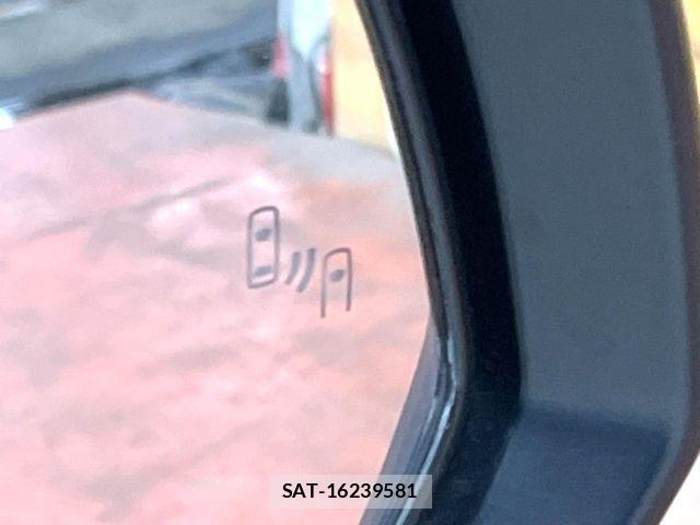 Toyota VOXY HYBRID 2023-09 6817972-6