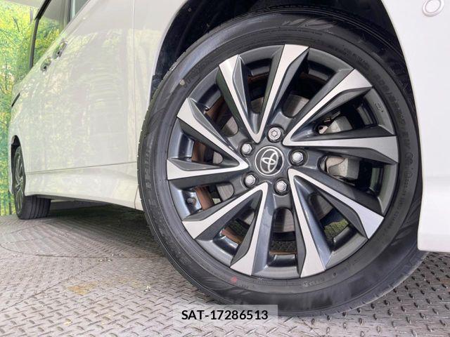 Toyota VOXY HYBRID 2023-05 6817981-13