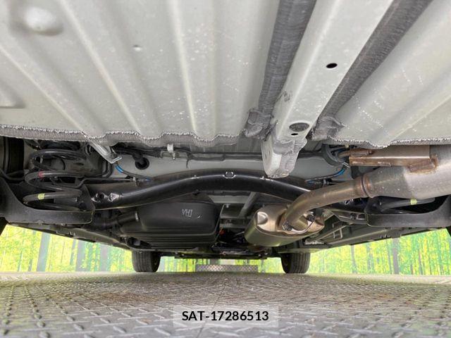 Toyota VOXY HYBRID 2023-05 6817981-18
