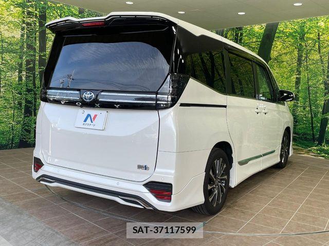 Toyota VOXY HYBRID 2025-05 6817967-17